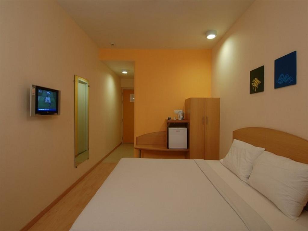 Faridabad Hotel ภายนอก รูปภาพ