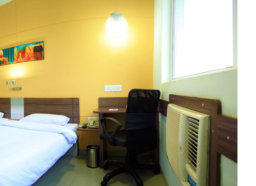 Faridabad Hotel ภายนอก รูปภาพ
